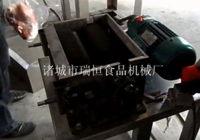 诸城市瑞恒机械厂轧花机（嫩化机）